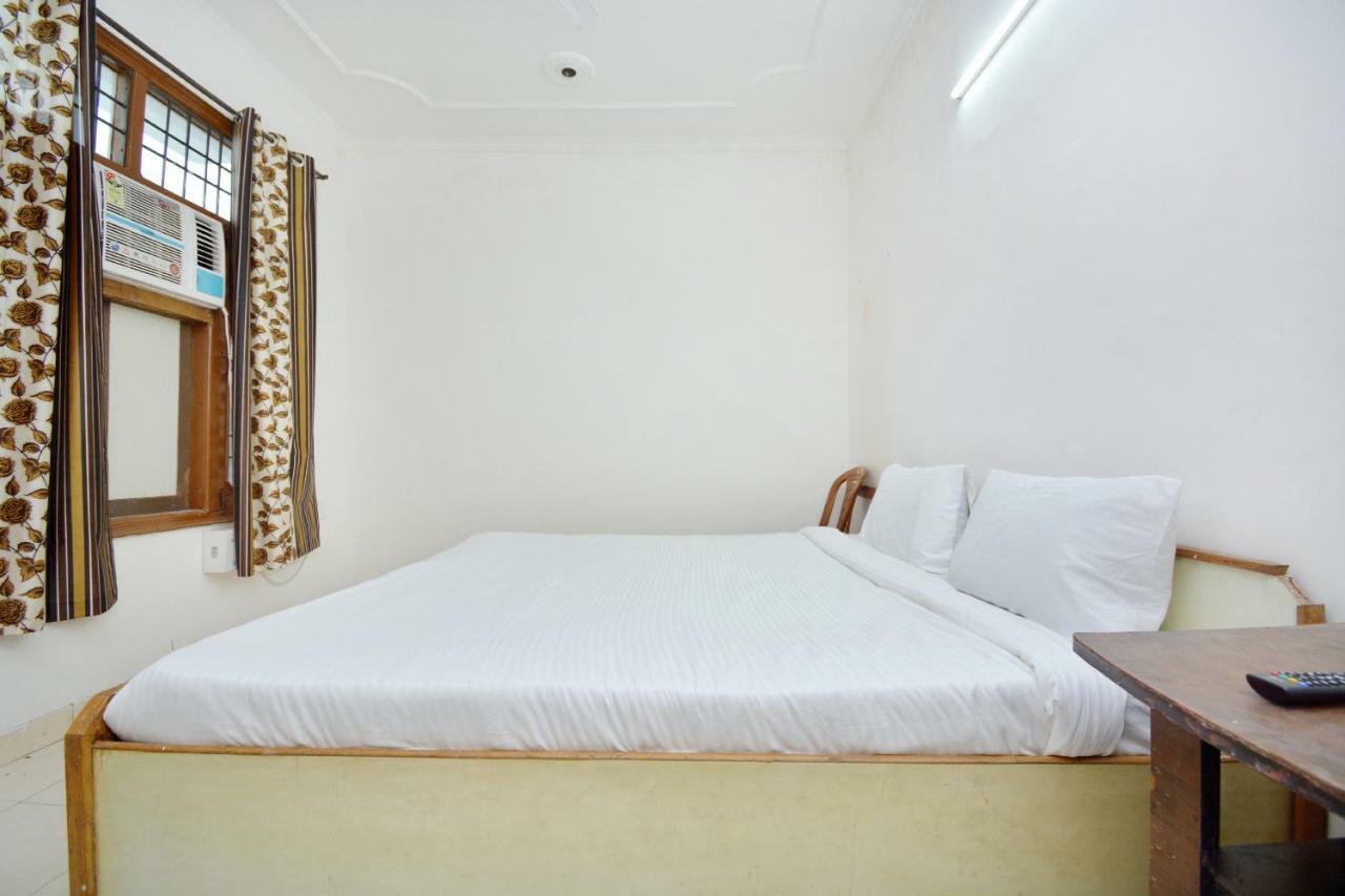 Spot On 44679 Hotel Samrat Sohāna Kültér fotó
