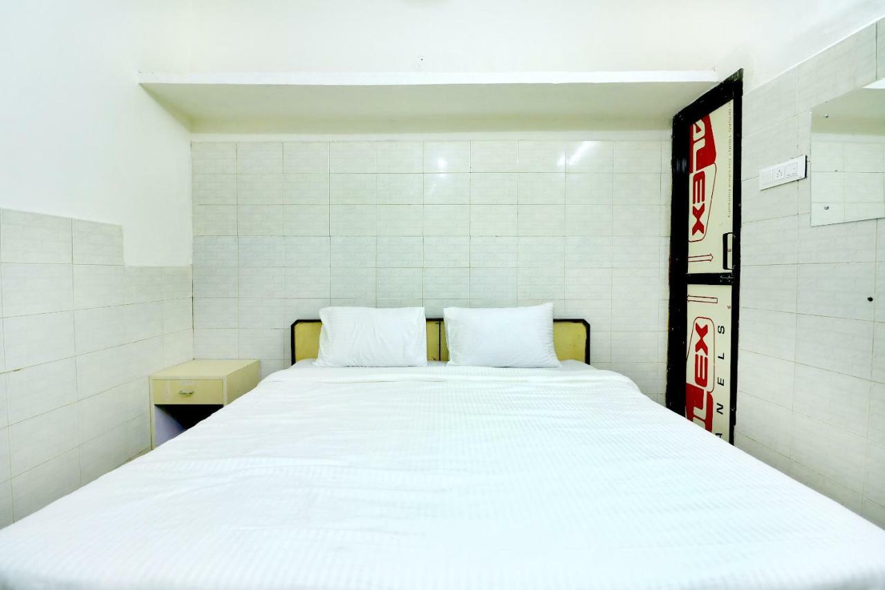 Spot On 44679 Hotel Samrat Sohāna Kültér fotó